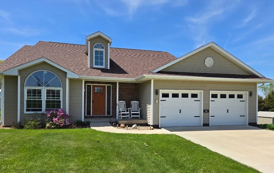 Roofing, siding, and window replacement in Clive, IA